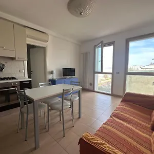 Misano Vista Mare Balcone, Ac E Parcheggio - Il Lupo Affitta Appartamento